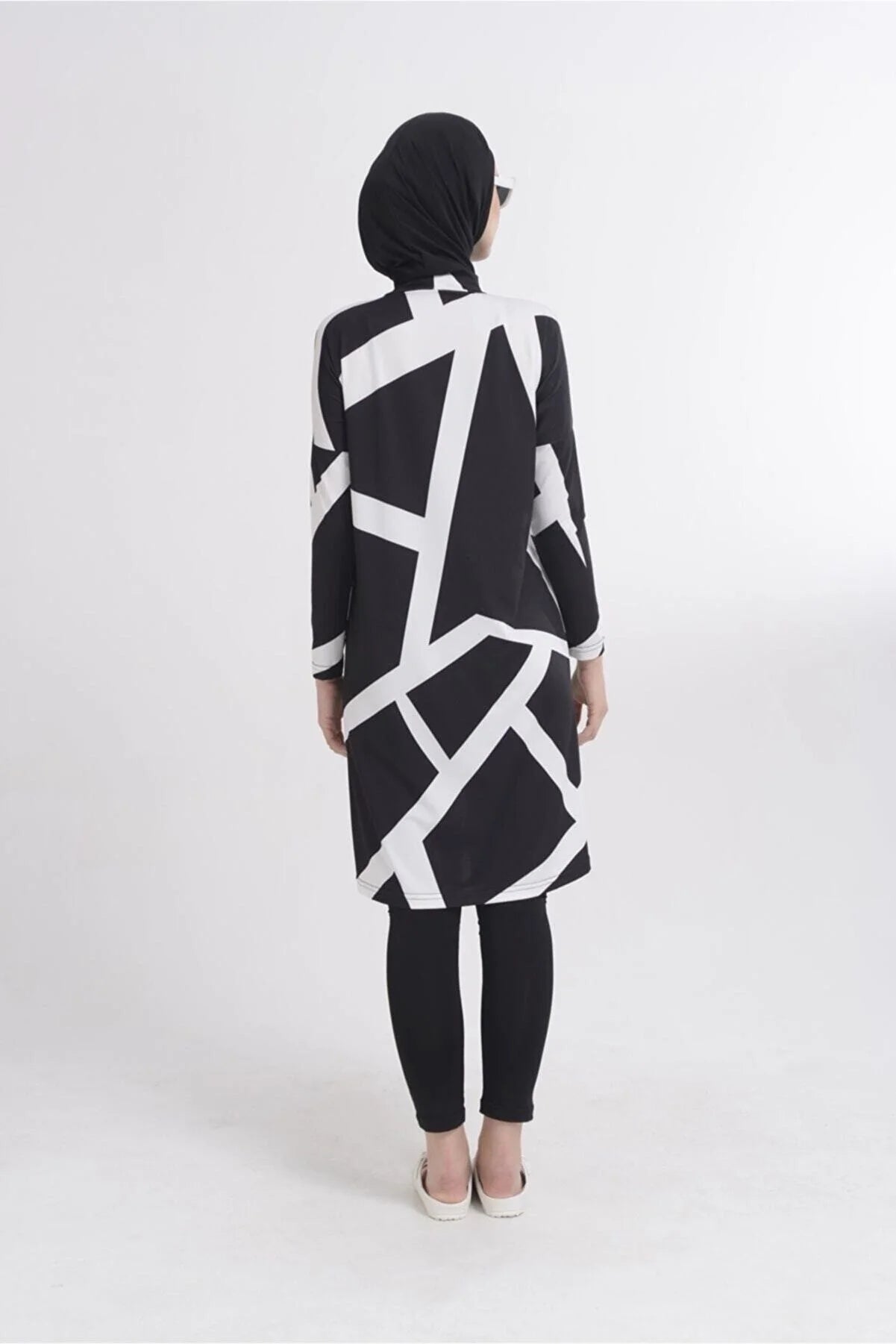 Eleganct Black and White Lycra Oversize Burkini with Long Tunic